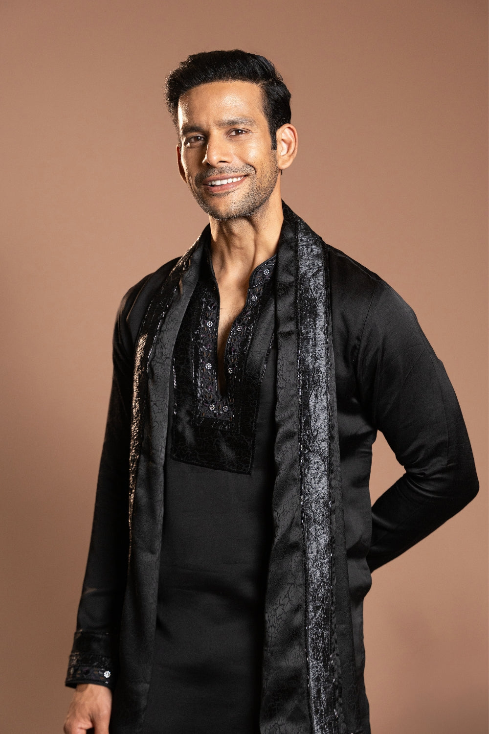 Black Satin Linen Kurta Set With Stone And Cutdana Work