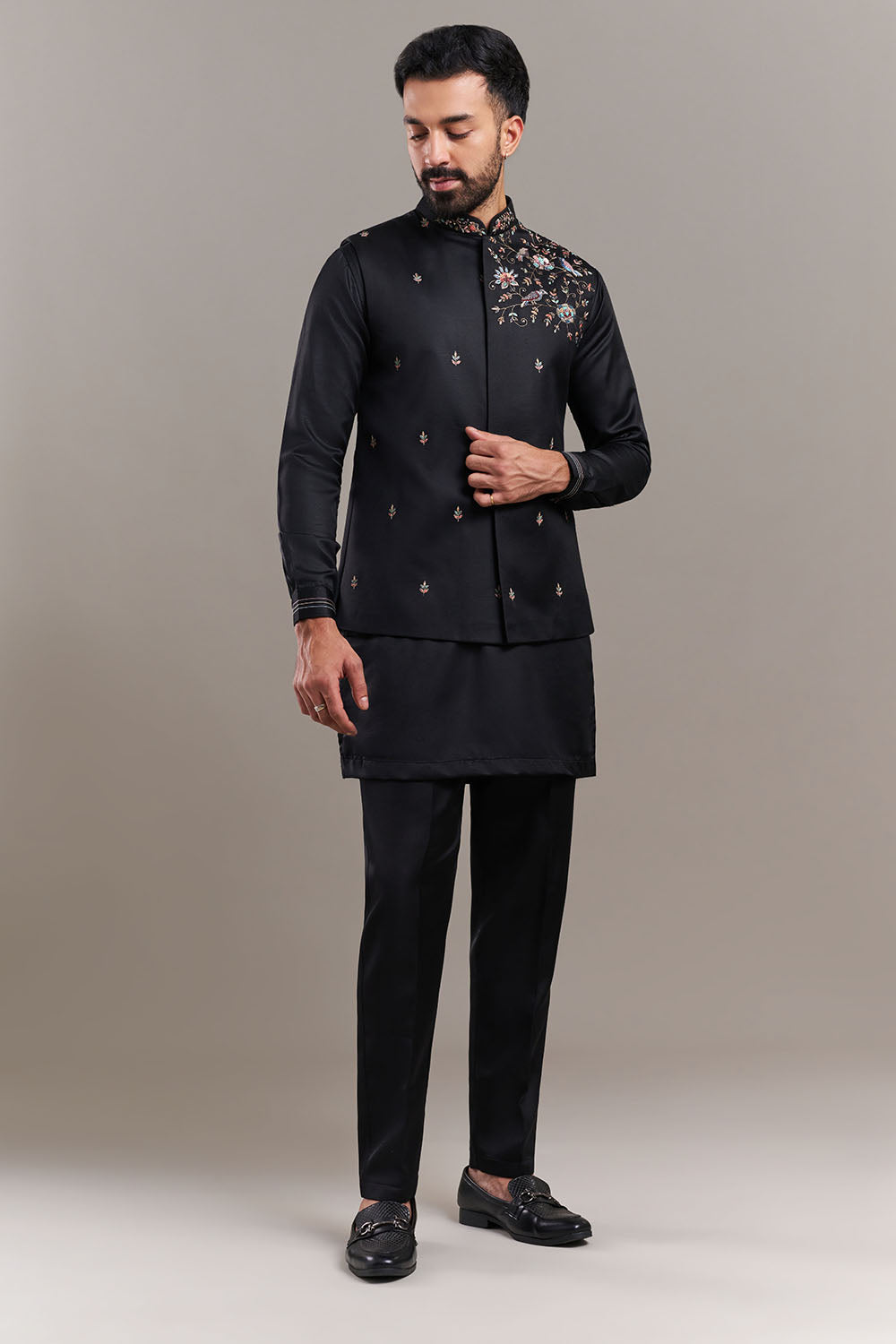 Black Art Silk Floral Accent Men's Kurta with Jacket