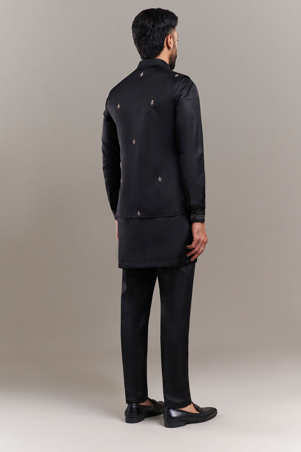 Black Art Silk Floral Accent Men's Kurta with Jacket