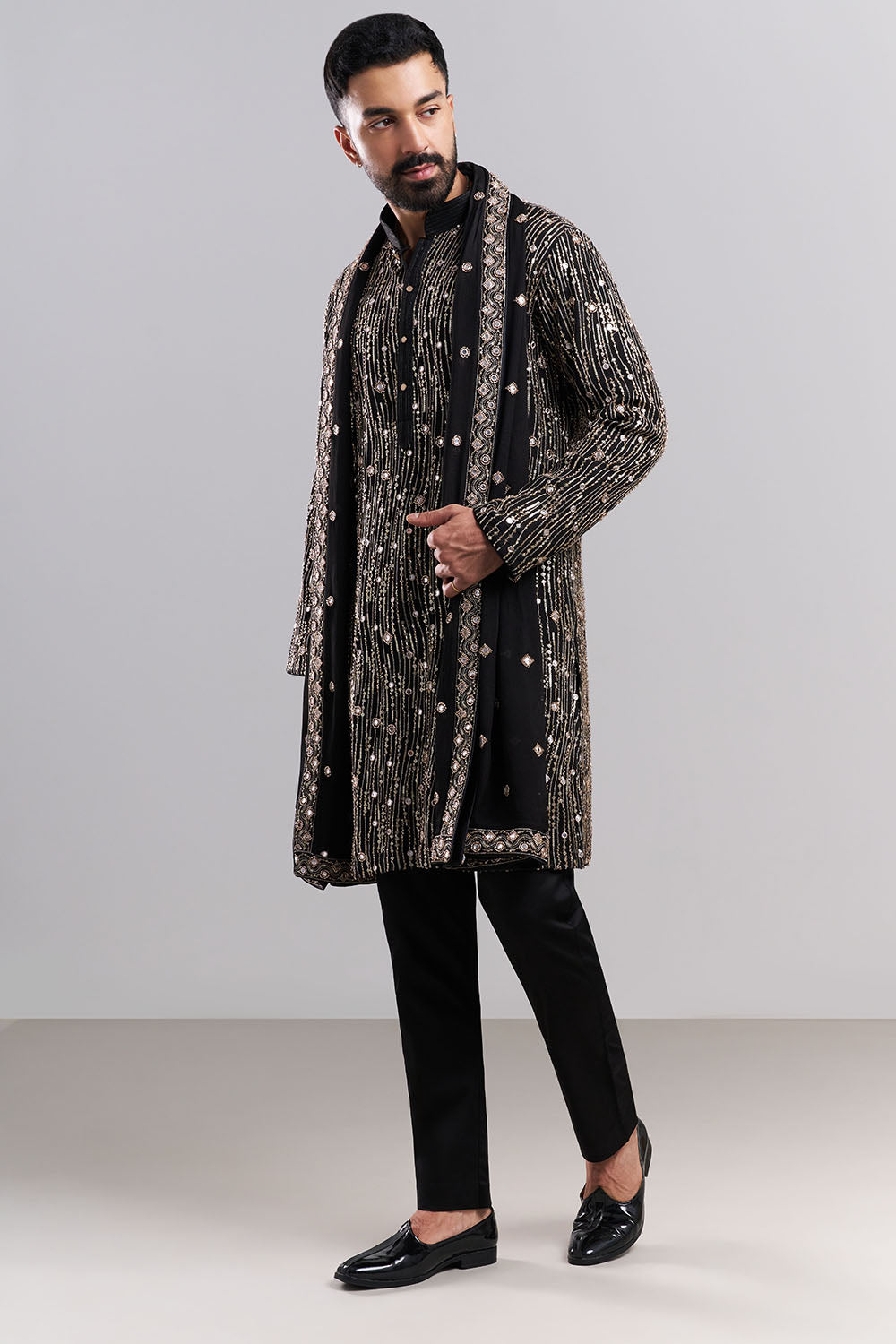 Black Chiffon Men's Kurta Set With Cascading Embellishments
