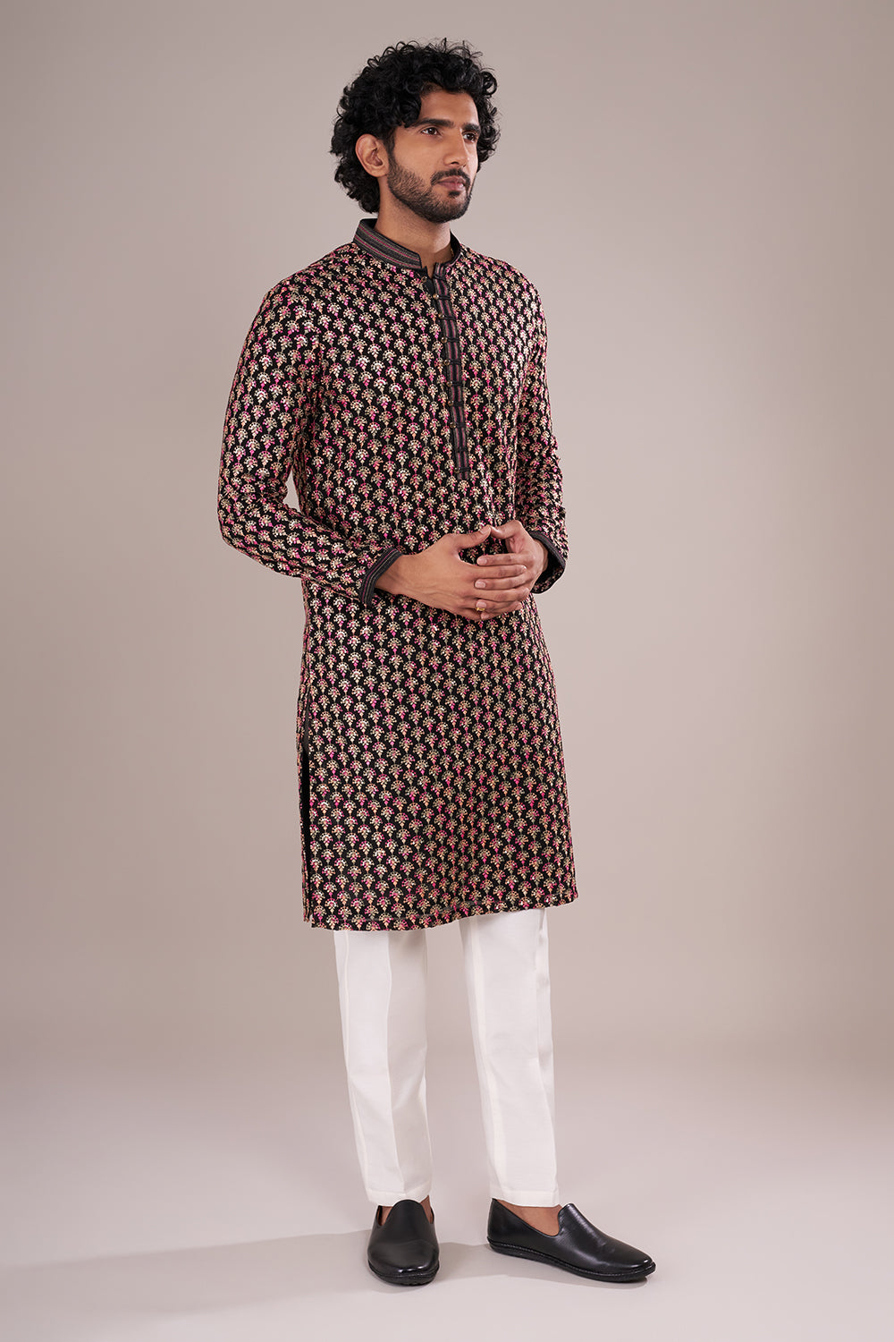 Black Silk Blend Men's Kurta Set with Floral Work