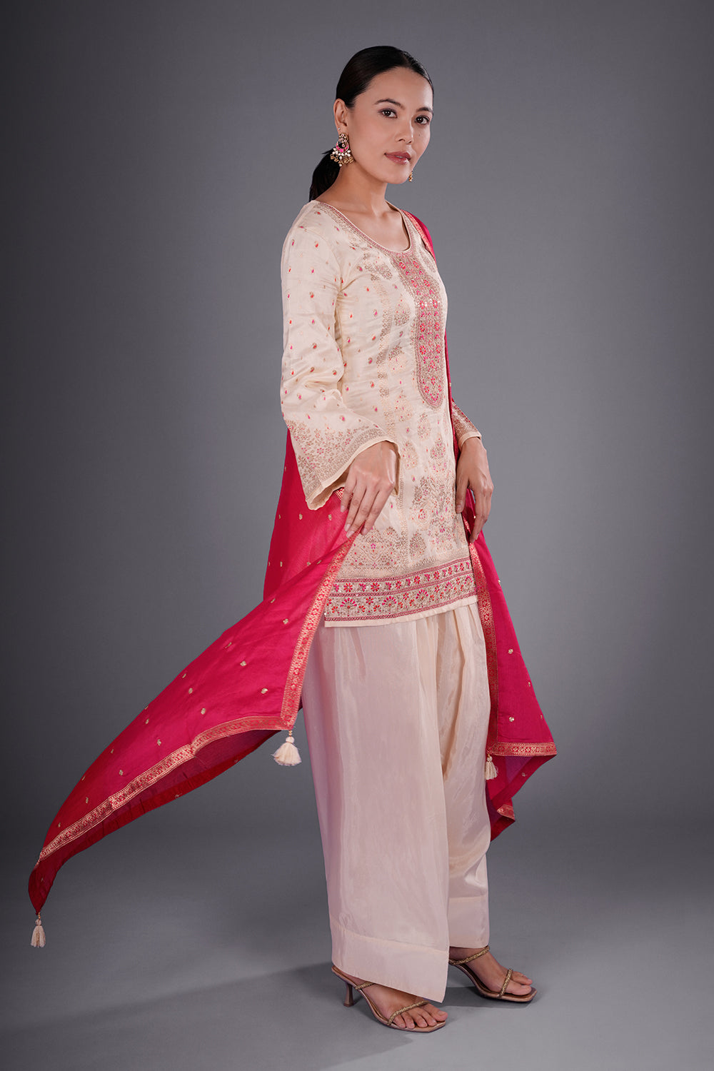 Cream Banarasi Kurta Set with Zari Embroidery