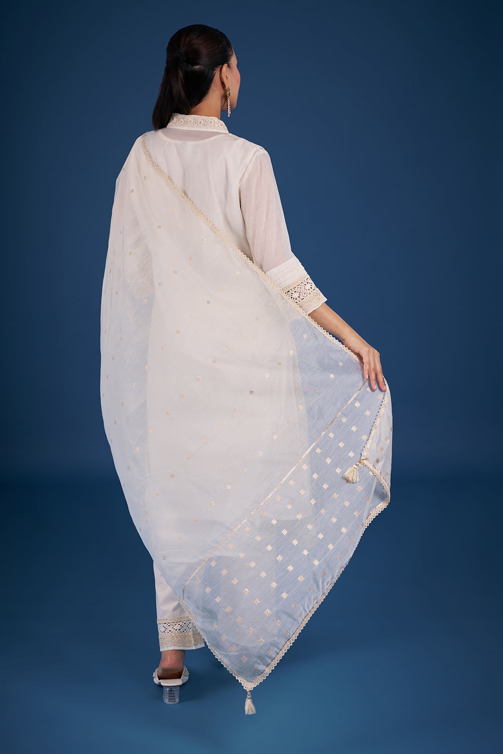 Cream Chanderi Kurta Set with Lace Embroidery