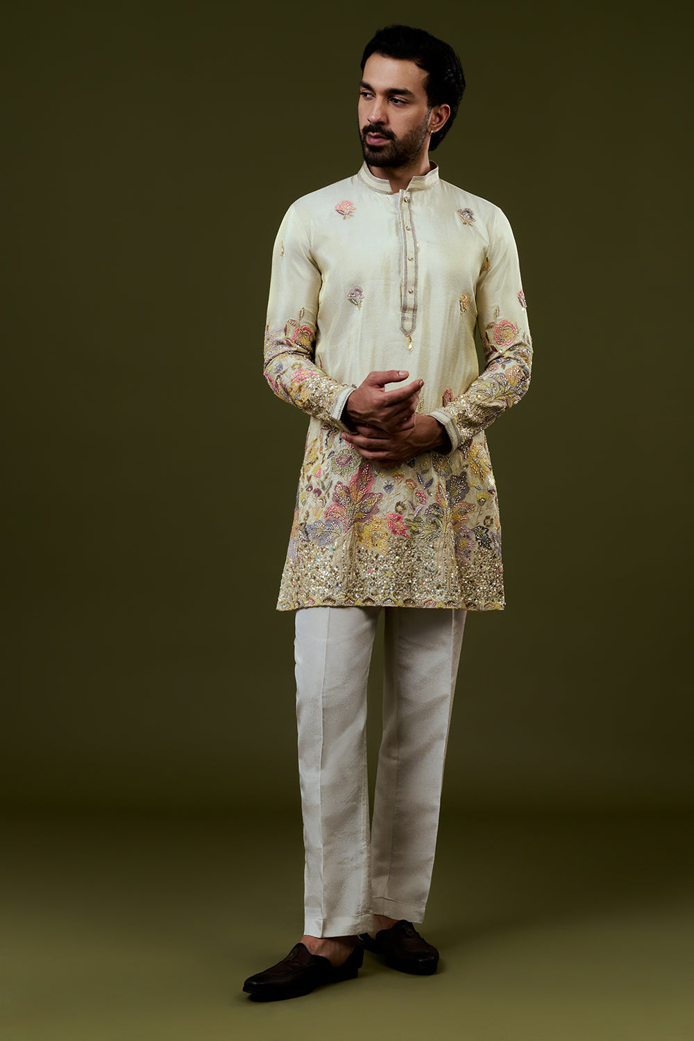 Cream Embroidered Kurta with Buti Accents
