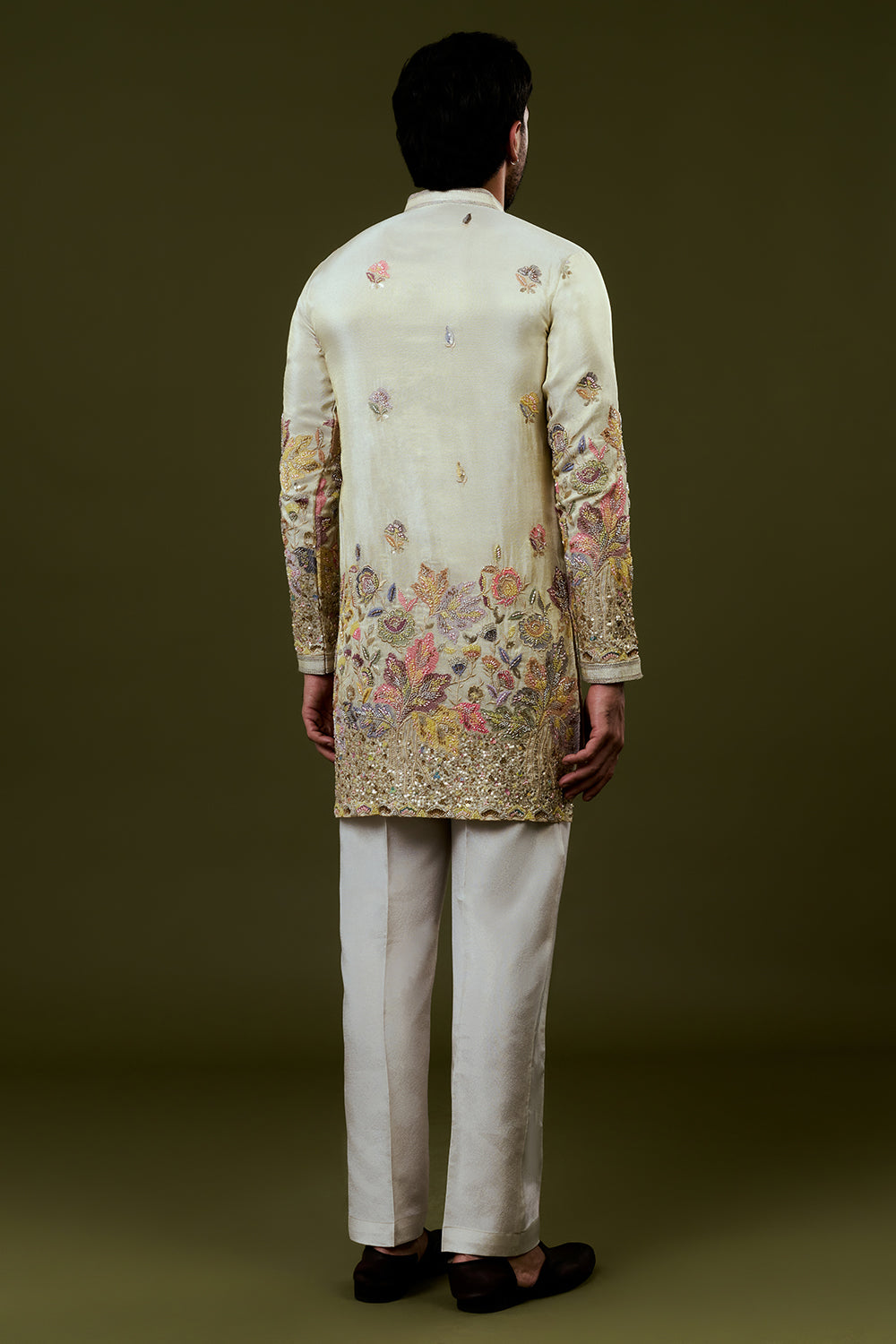 Cream Embroidered Kurta with Buti Accents