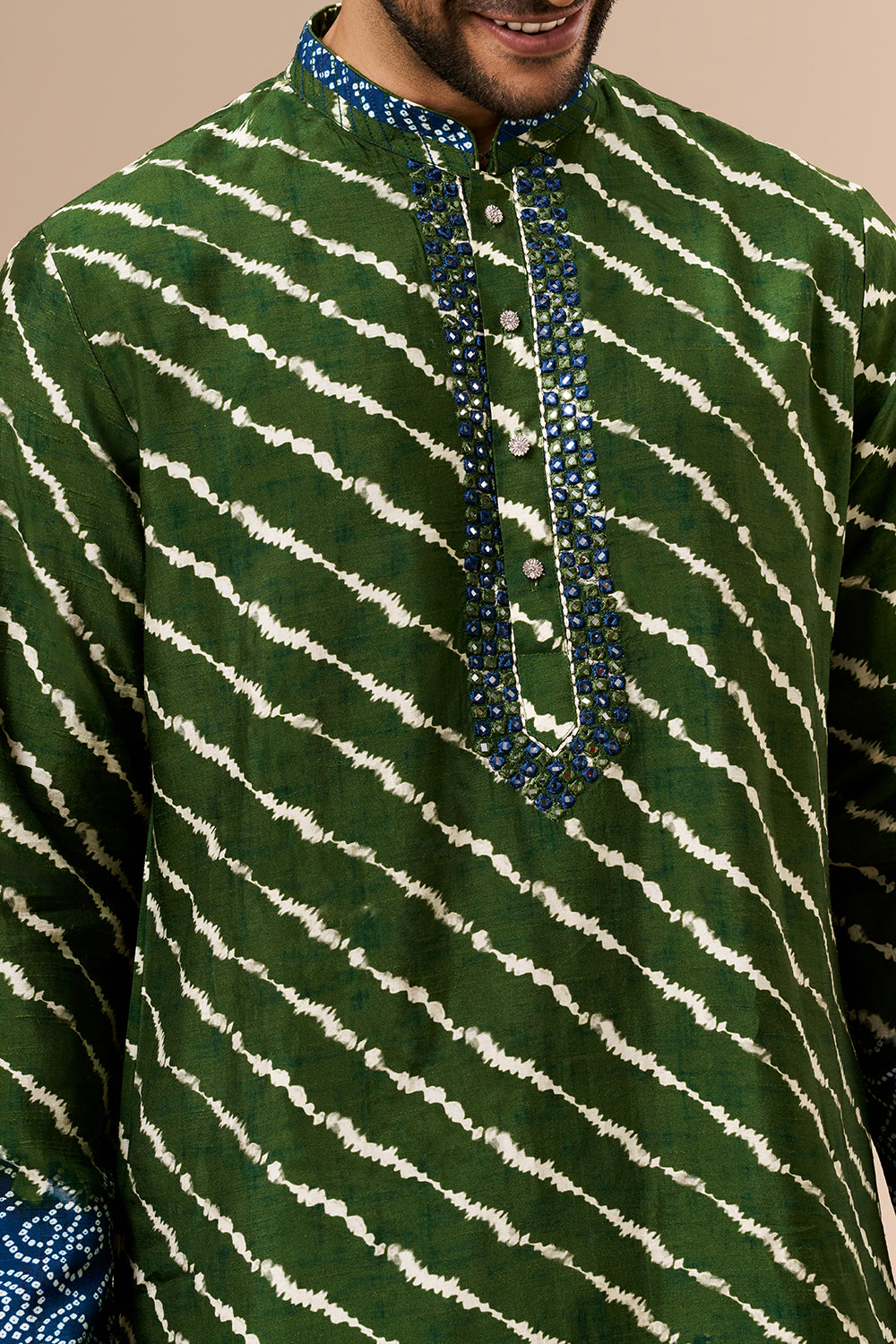 Green Shaded Cotton Silk Mens Kurta Set with Lehariya Print and Abla Work