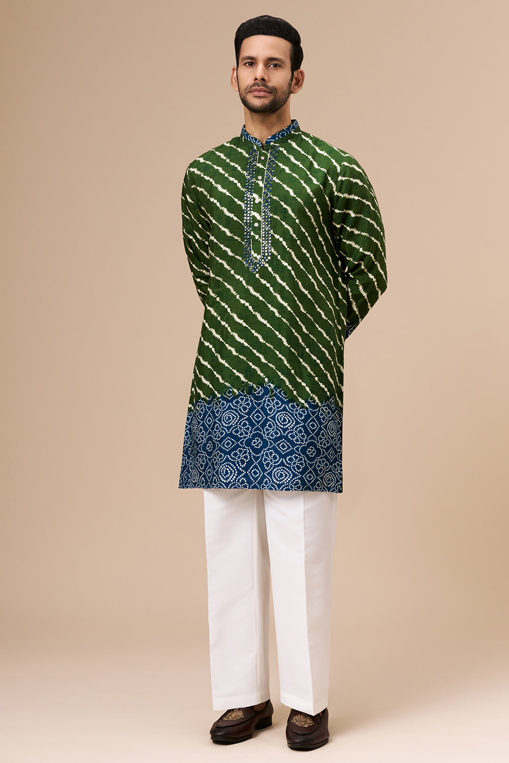 Green Shaded Cotton Silk Mens Kurta Set with Lehariya Print and Abla Work
