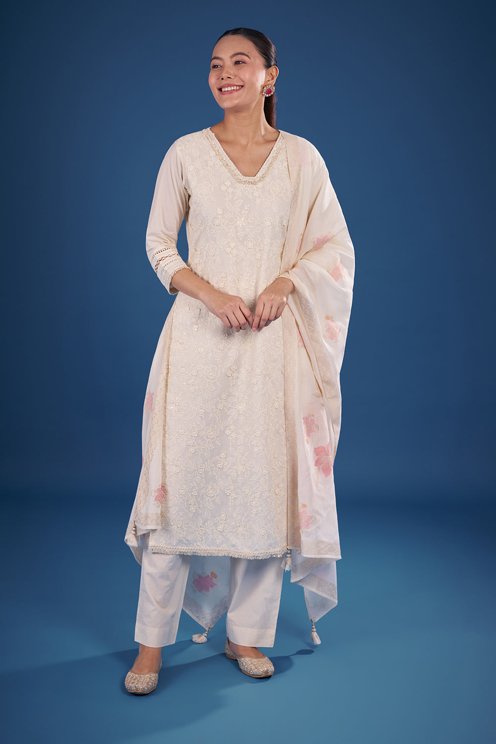 Off-White Cotton Kurta Set with Floral Embroidery