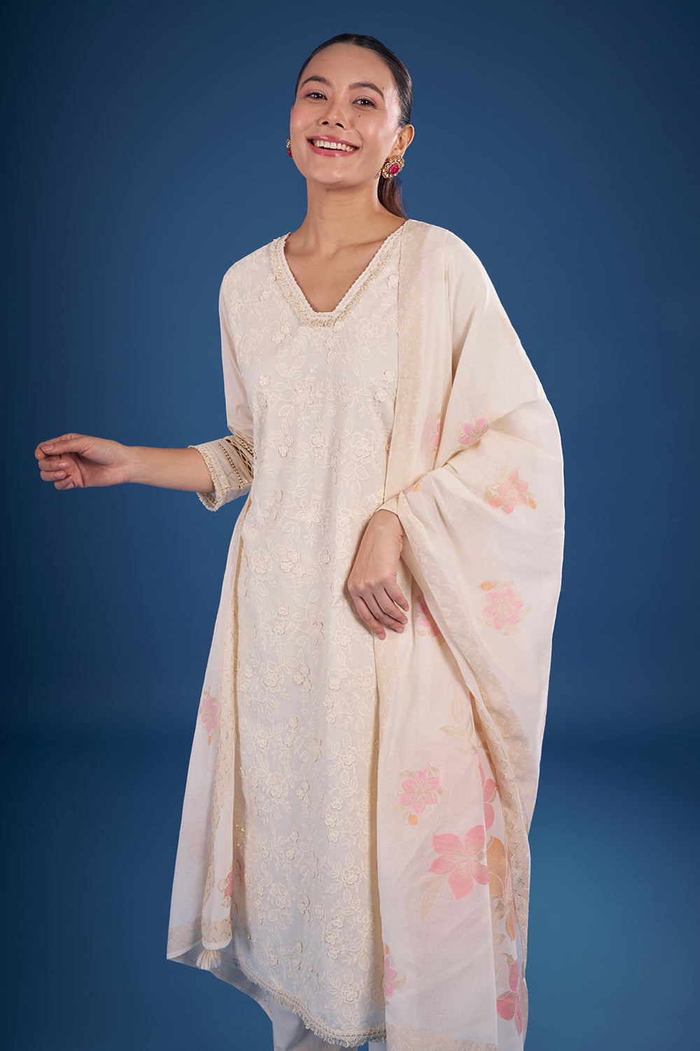 Off-White Cotton Kurta Set with Floral Embroidery