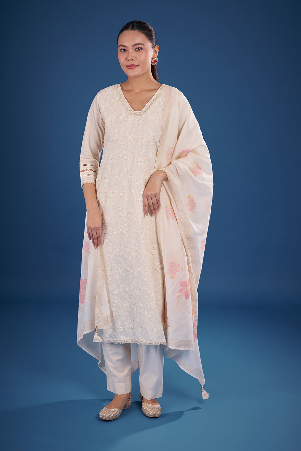 Off-White Cotton Kurta Set with Floral Embroidery