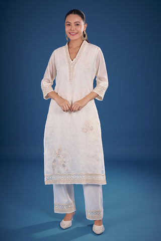 Cream Chanderi Kurta Set with Lace Embroidery
