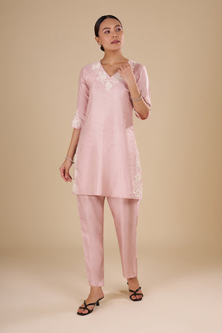 Floral Threadwork Blush Pink Chanderi Kurta Set